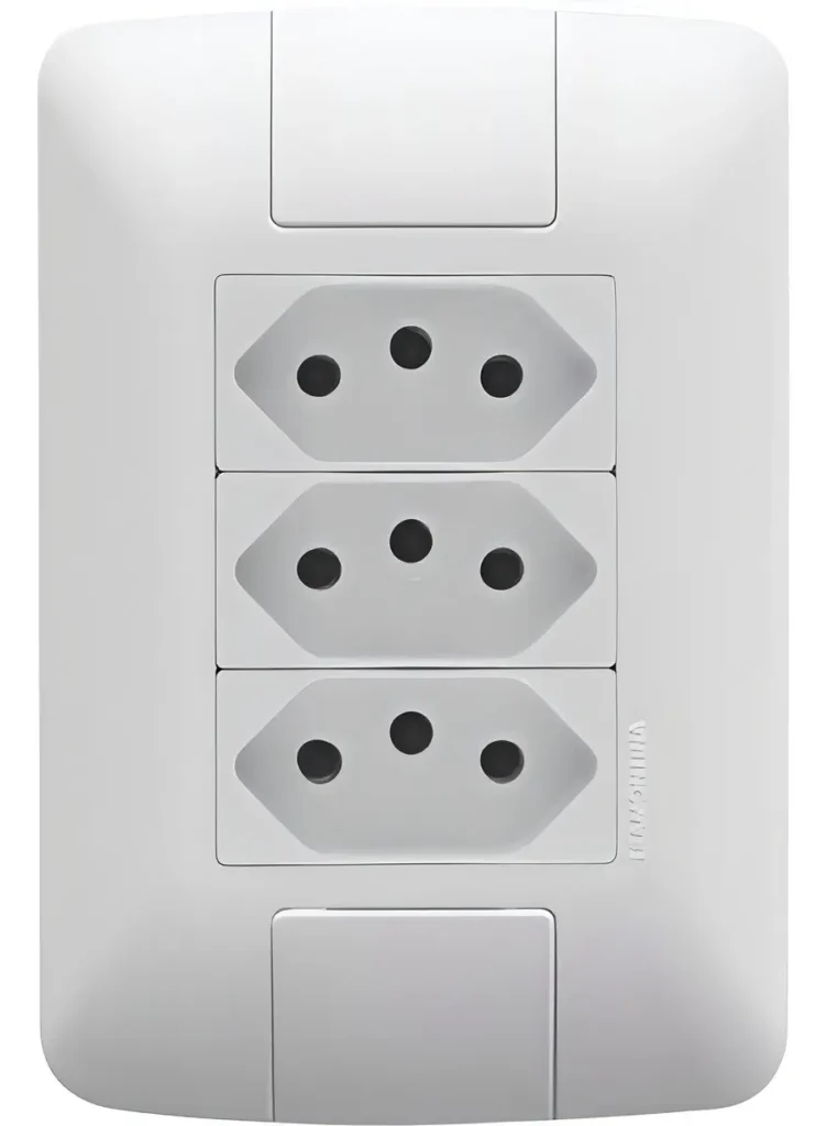 Tomada 4X2 Tripla 2 Polos + Terra 10A Tramontina Branco Aria 57241076