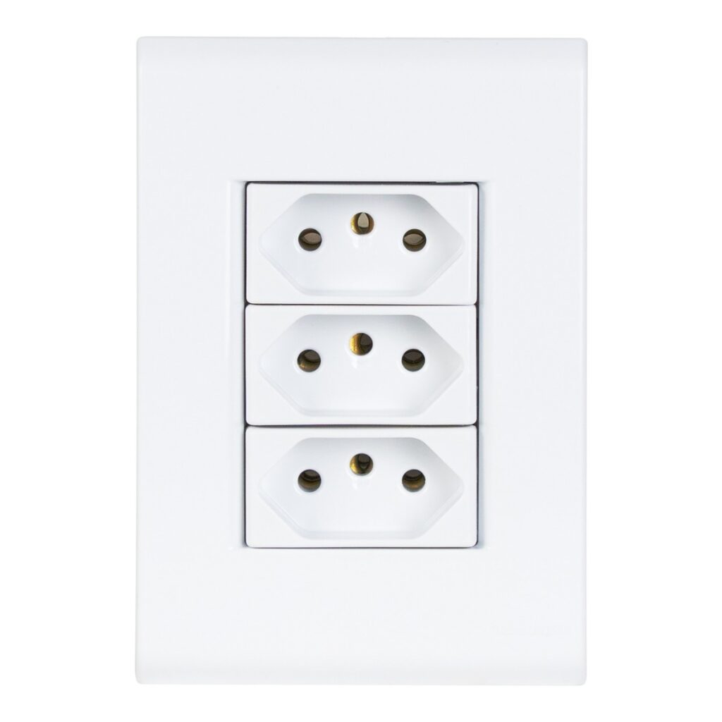 Conjunto 4×2 com 3 Tomadas 2P+T 10 A Tramontina Liz 250 V Branco – Ref. 57170076