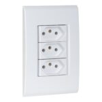 Conjunto 4×2 com 3 Tomadas 2P+T 10 A Tramontina Liz 250 V Branco – Ref. 57170076 - Miniatura