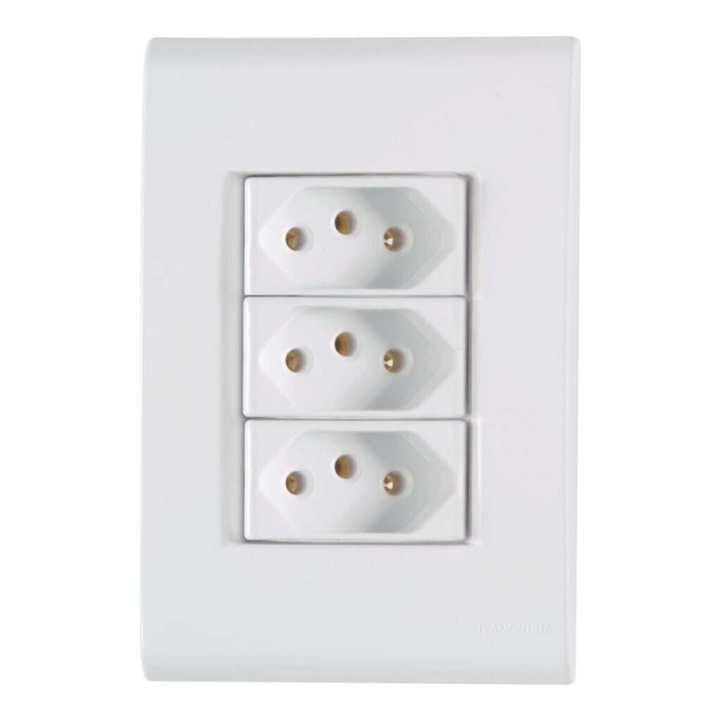 Conjunto 4×2 com 3 Tomadas 2P+T 20 A Tramontina Liz 250 V Branco – Ref. 57170079