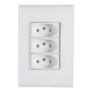 Conjunto 4x2 com 3 Tomadas 2P+T 20 A Tramontina Liz 250 V Branco – Ref. 57170079