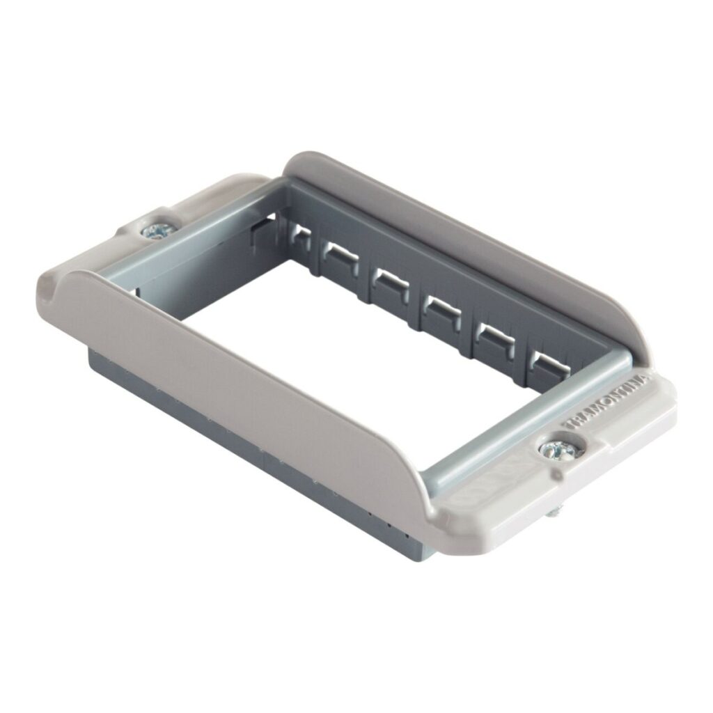 Tampa 3 Postos para Condulete 1/2″ e 3/4″ com Pintura Tramontina – Ref. 56115041